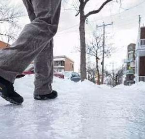 Ако не искате да паднете на леда, ходете като пингвин