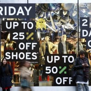 КЗП проверява магазините във връзка с промоциите за Черния петък