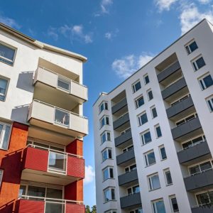 Над 70% от сделките с имоти у нас последните 10 г. - платени с пари в брой
